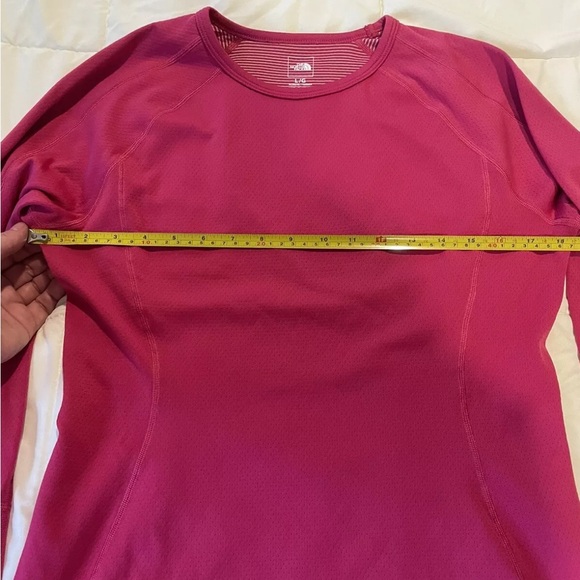 Women's North Face Magenta Tech Long Sleeve Shirt - size large - Picture 5 of 7